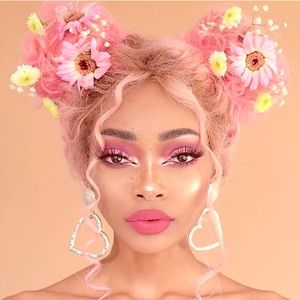 Meet your Posher, Debbie